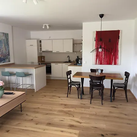 Feriehus Aussichtsstrasse - Wunderschoen Renoviertes Einfamilienhaus In See- Und Stadtnaehe Klagenfurt am Woerthersee