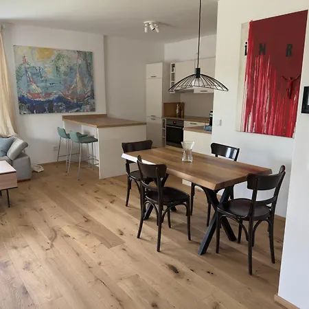 Aussichtsstrasse - Wunderschoen Renoviertes Einfamilienhaus In See- Und Stadtnaehe *