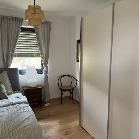 Aussichtsstrasse - Wunderschoen Renoviertes Einfamilienhaus In See- Und Stadtnaehe *