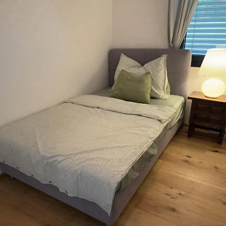 Aussichtsstrasse - Wunderschoen Renoviertes Einfamilienhaus In See- Und Stadtnaehe *