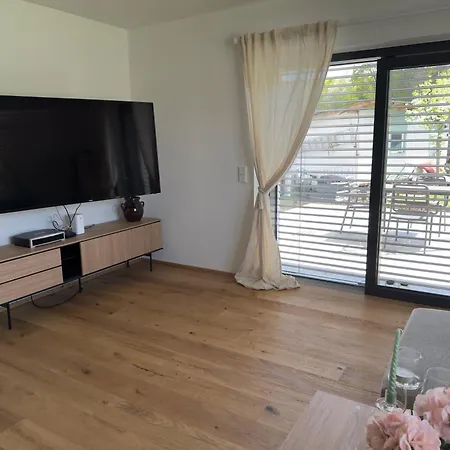 Aussichtsstrasse - Wunderschoen Renoviertes Einfamilienhaus In See- Und Stadtnaehe